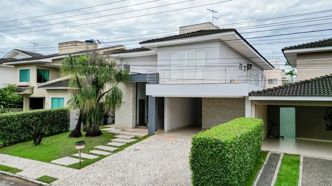 Sobrado Jardins Mônaco para venda possui 327 metros quadrados com 4 quartos