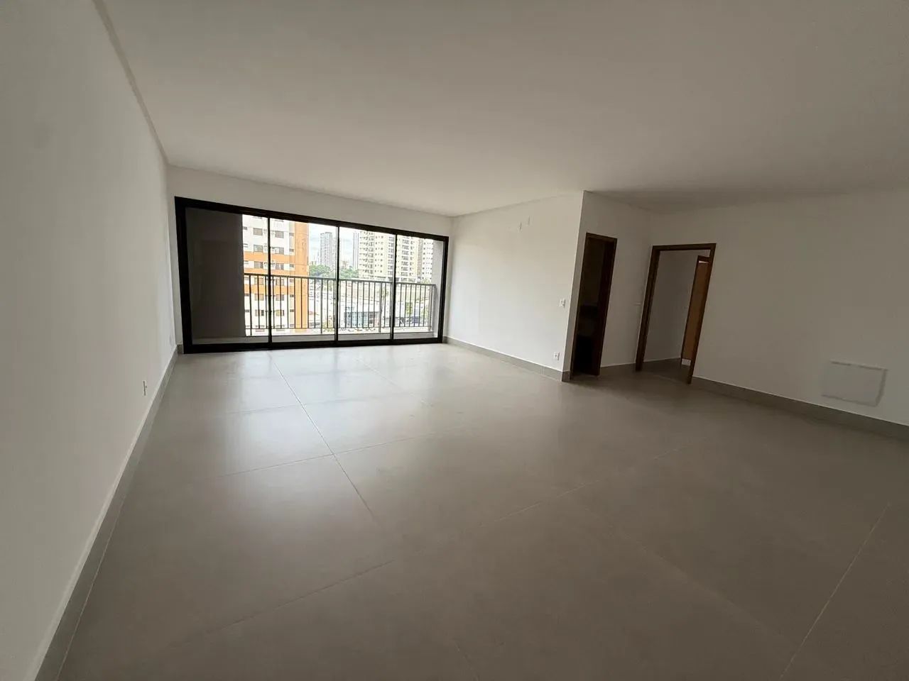 Apartamento com 140m2 3 suítes novo! Gran Marista na Rua 137